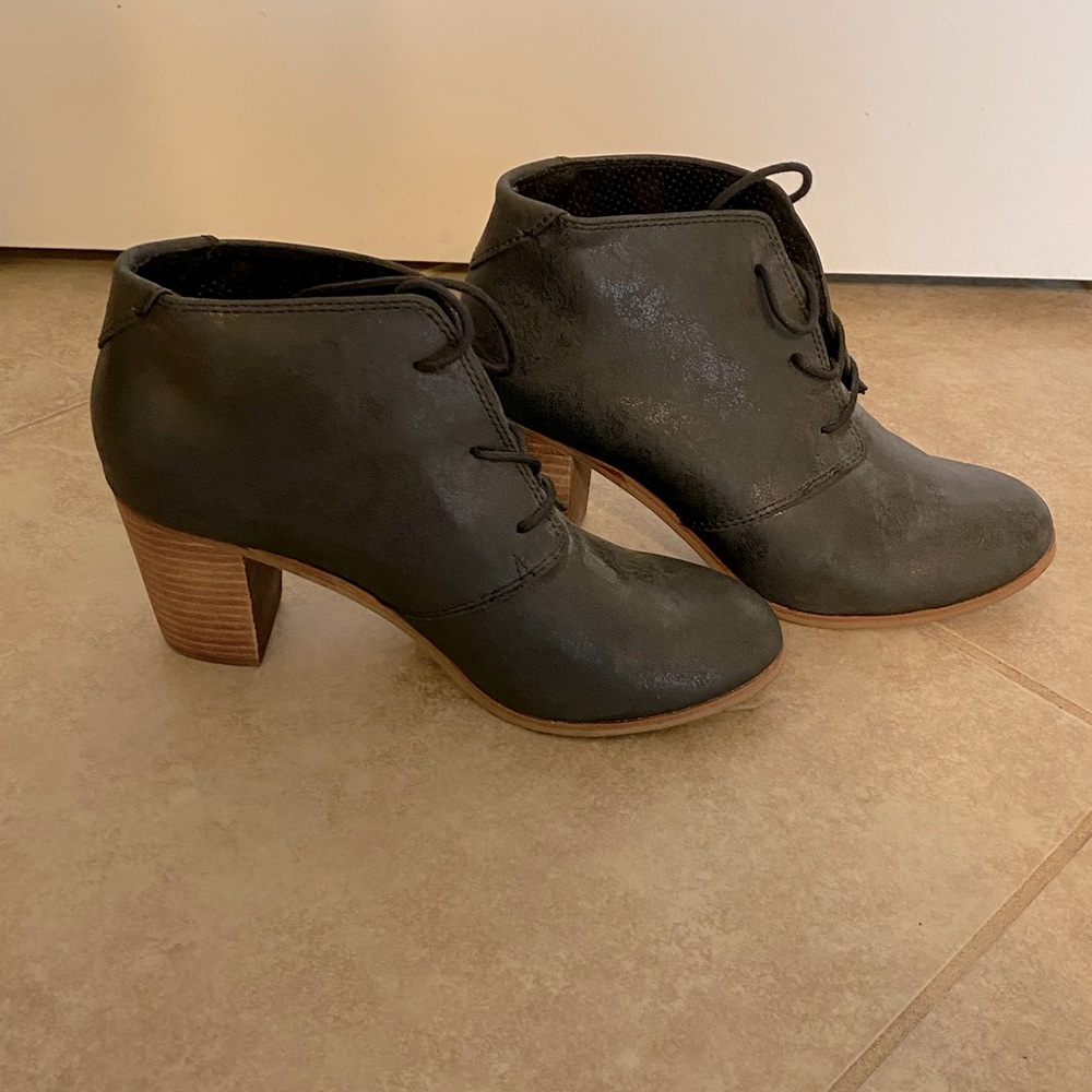 Black Toms Women’s Booties